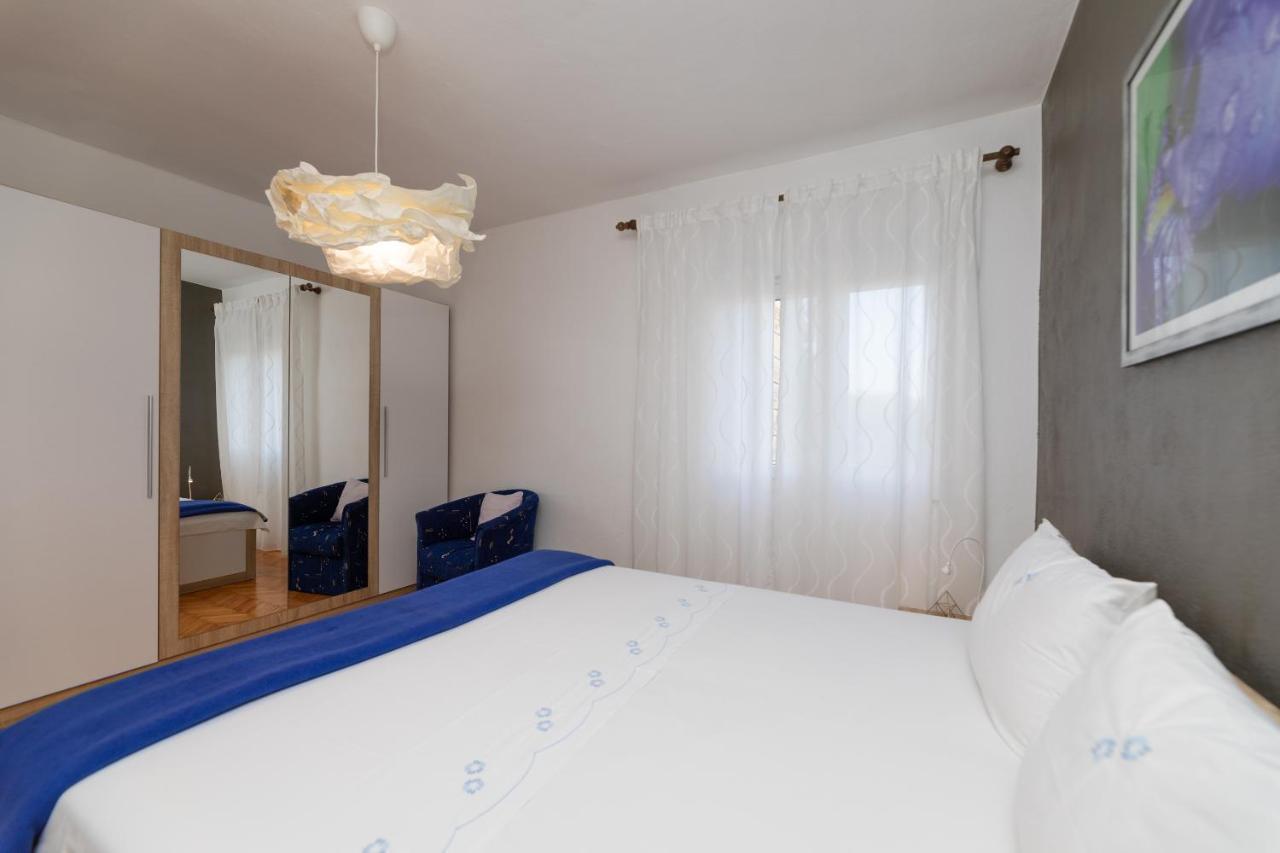 Apartments Martic Supetar Kültér fotó